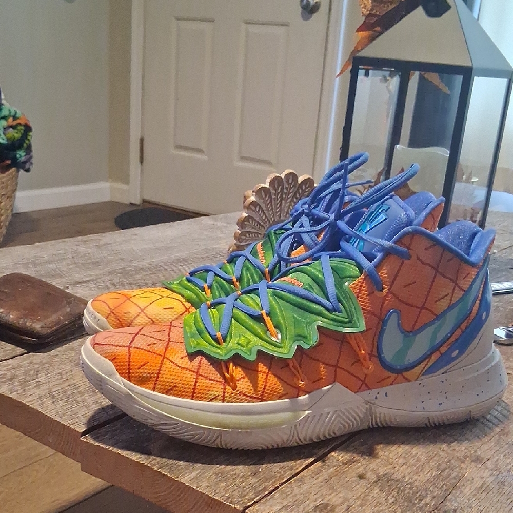 Here’s a polished Poshmark description for your shoes:

Nike Kyrie 5